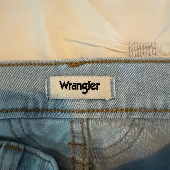 High Rise Flare Wrangler Light Wash Jeans, Size 25, 32” inseam! - Picture 3 of 4